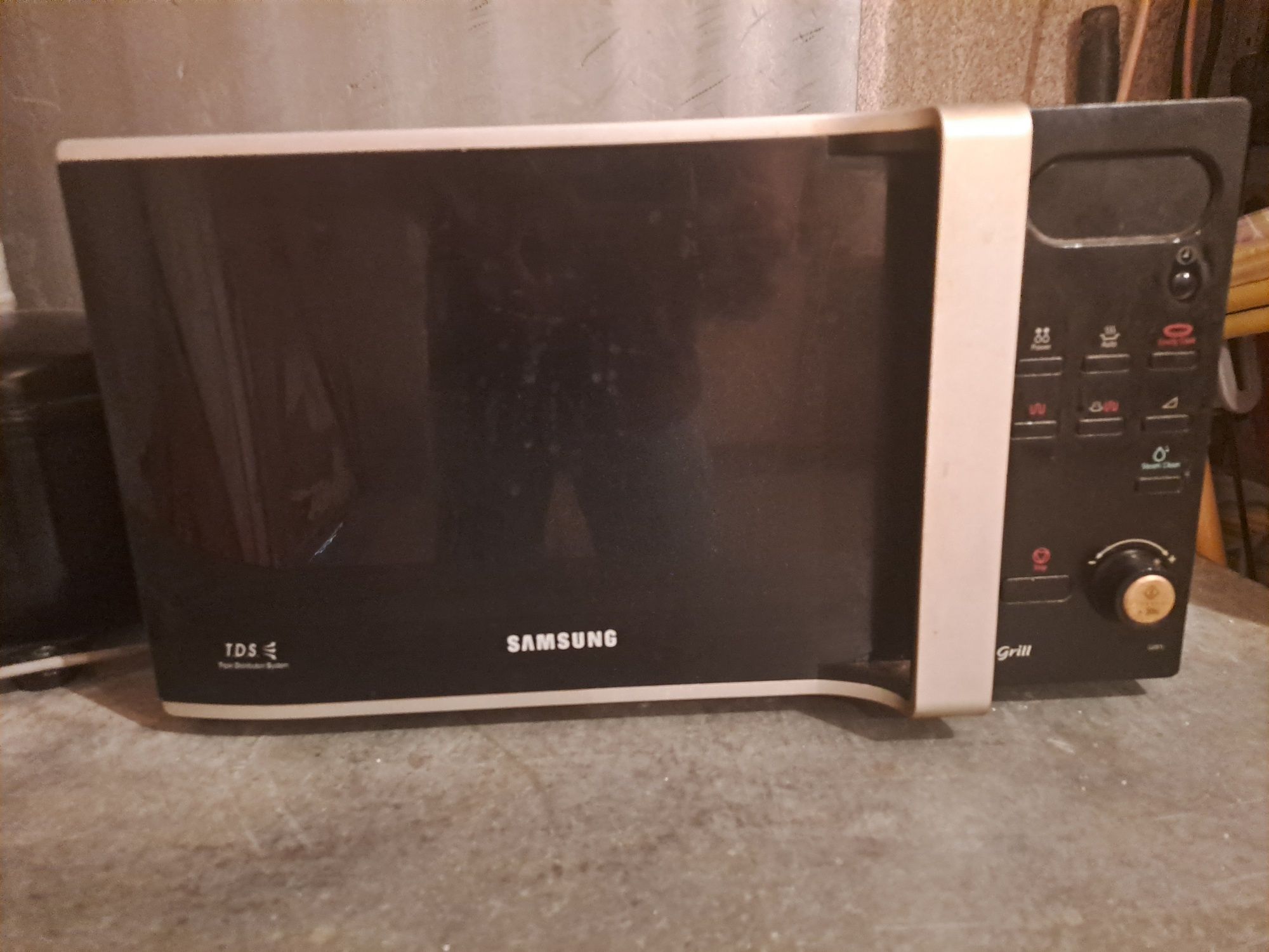 Samsung/Самсунг микровълнова/tds GE87L grill