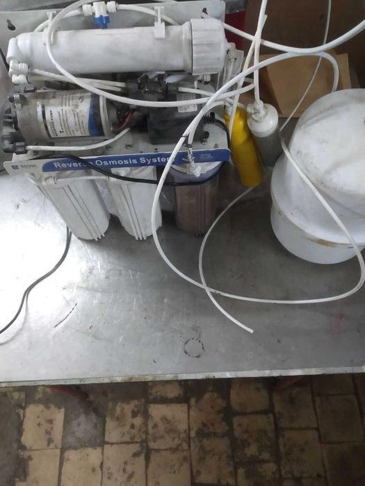 Фильтр для очистки воды ОСМОС. В рабочем состоянии.