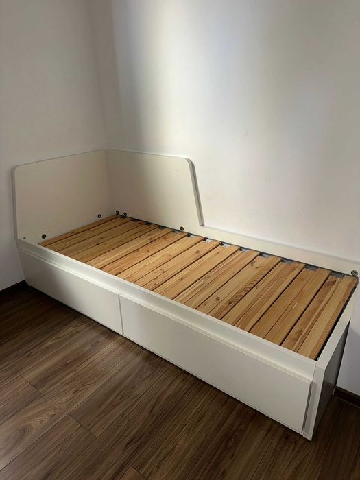 Pat Ikea extensibil cu spatii depozitare, saltele incluse