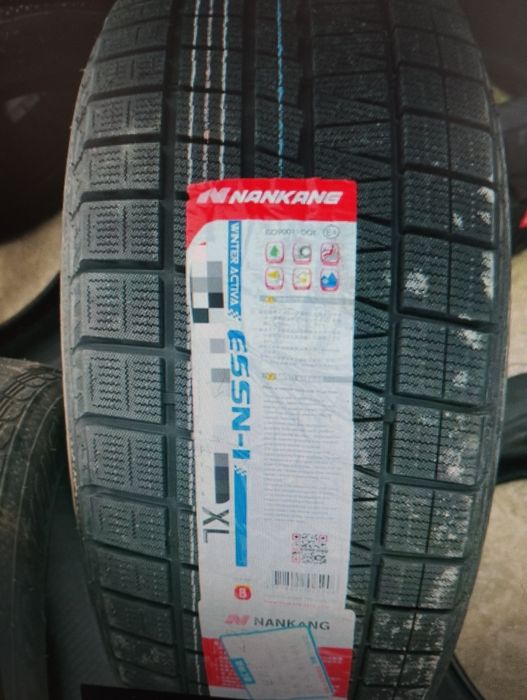 Зимние шины 275/45/R22 на DENZA 9