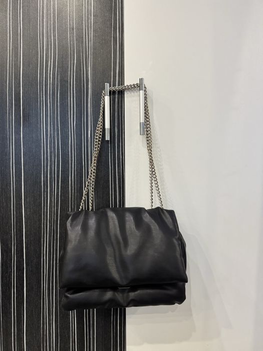 Черна чанта през рамо от H&M