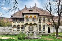Vila interbelica de vanzare-teren 5200 mp-Ultracentral!