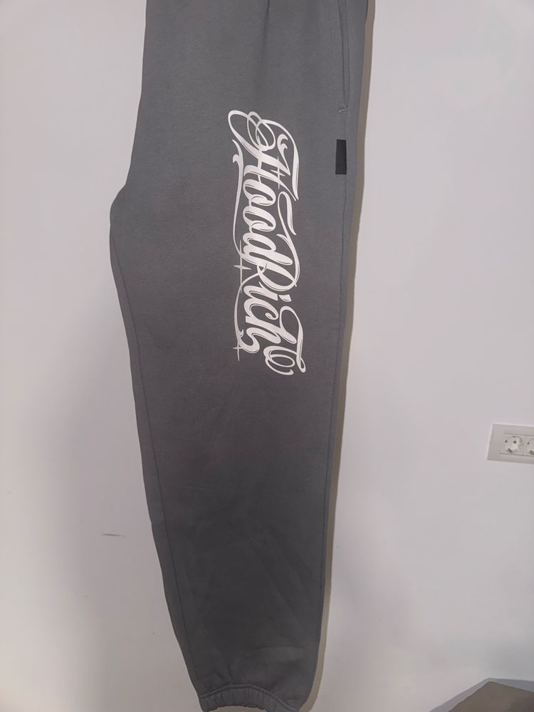 Vand pantaloni hoodrich noi