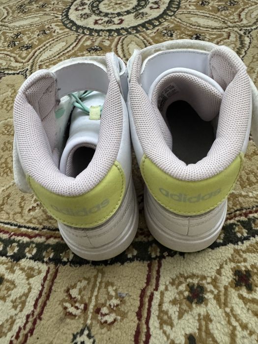 Детски маратонки Adidas за момичета