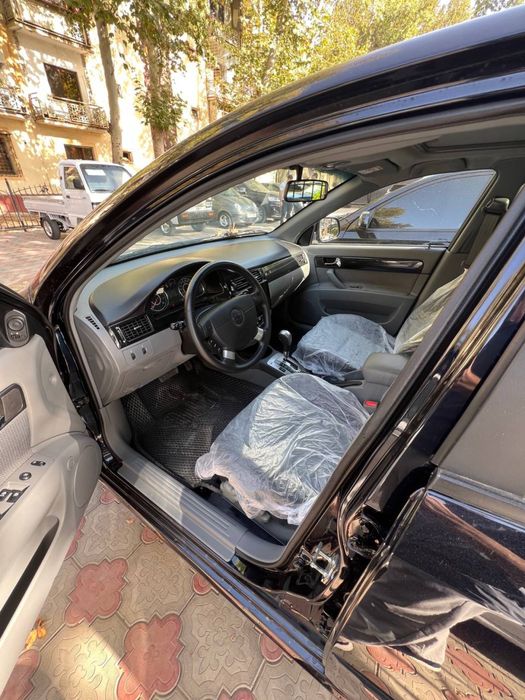 Sotiladi gentra probegi 16000 km kraskasi pitnosi bor 1 ta