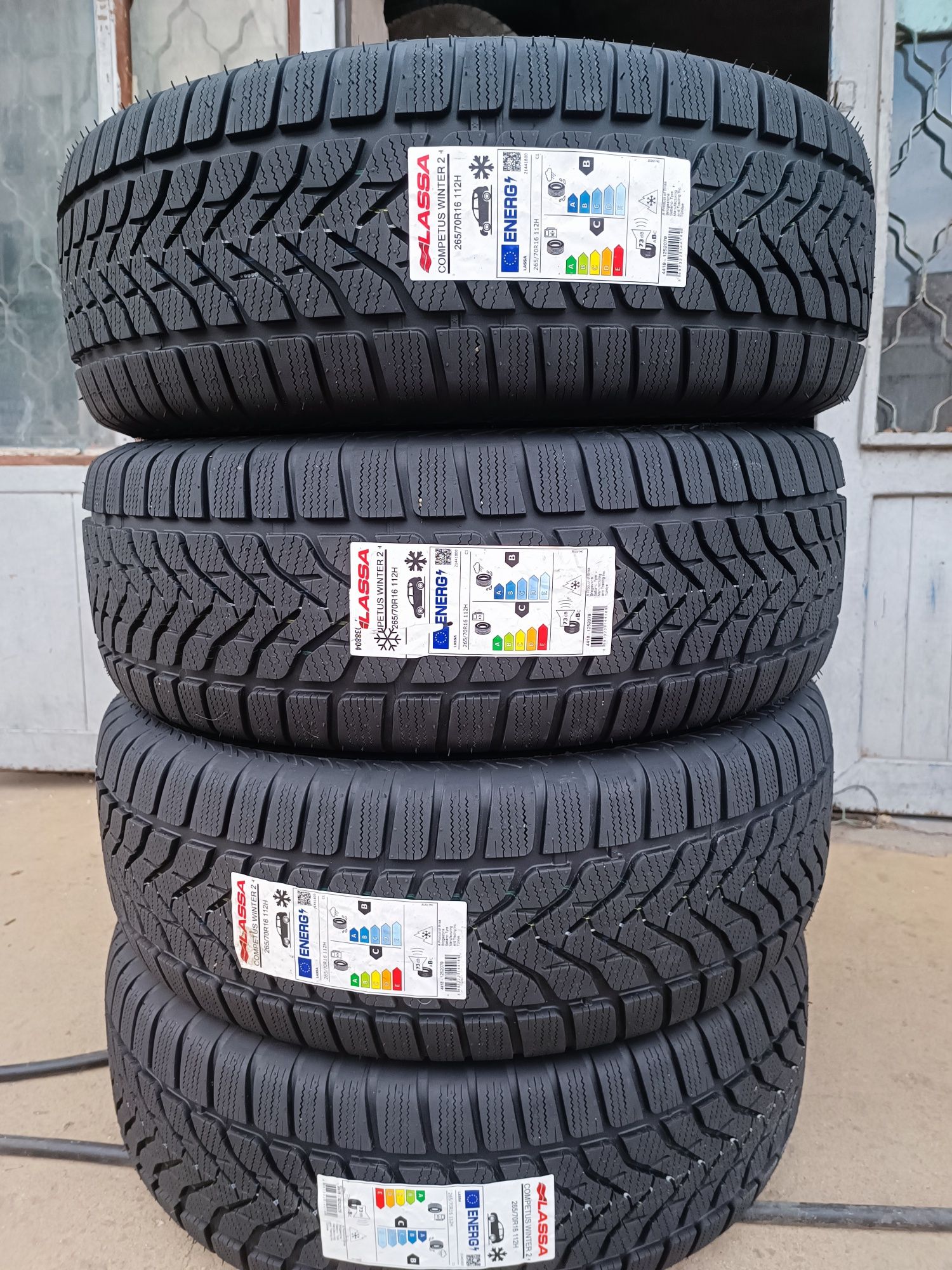 СУПЕР ПРОМОЦИЯ. Нови зимни гуми за джип. LASSA 265-70-16.