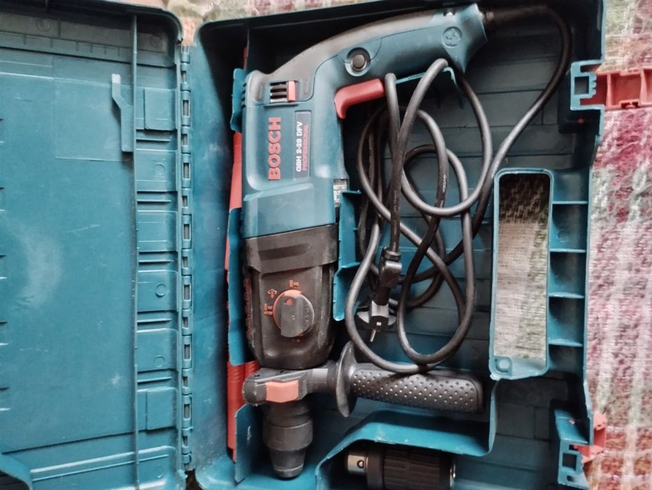 Bormașină cu percuție BOSCH GBH 2-28 DFV