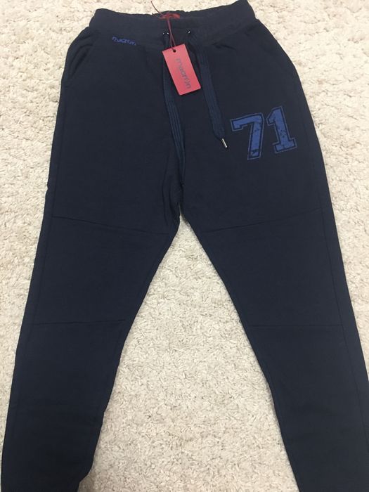 triko Makron brendiga tegiwli mahsulot