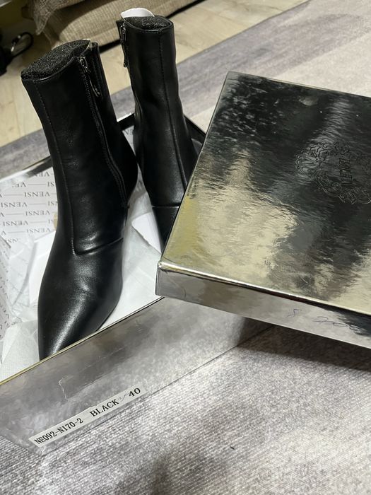 Сапоги из кожи фирмы венси