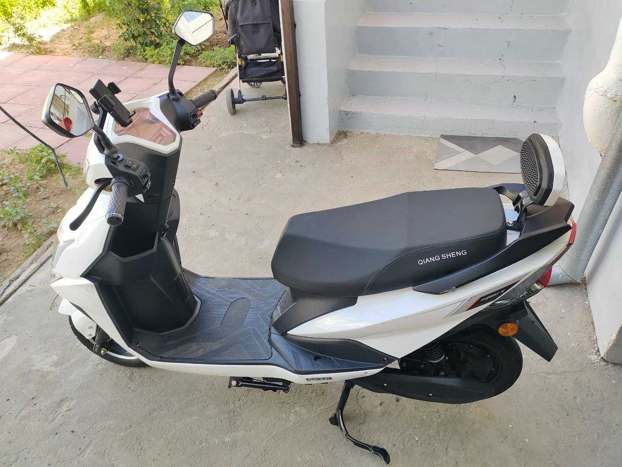 Продаётся электронный скутер/80км/550$ уступка есть.