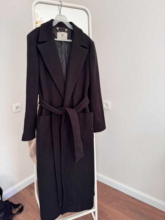 продается женское пальто