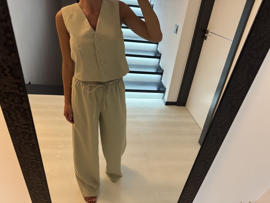 Compleu din doua piese gri