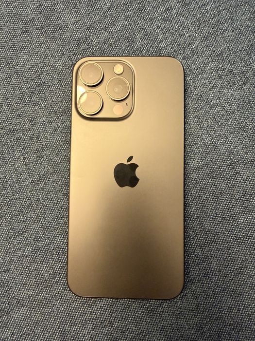 Iphone 15 Promax Black Titanium, 256GB, blocat in Orange
