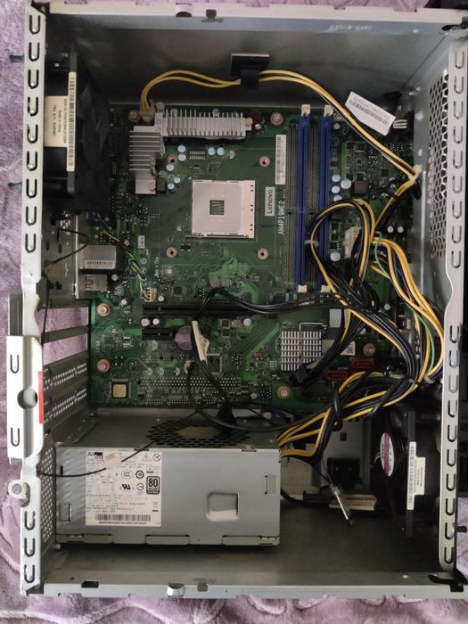 Carcasa PC lenovo + placa de baza si sursa