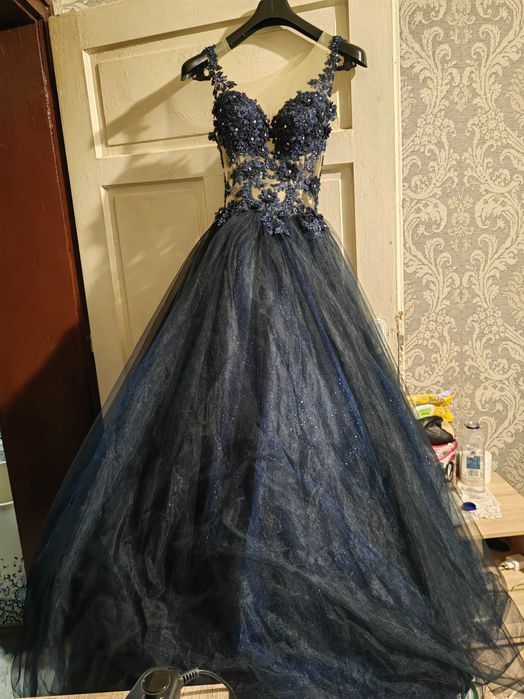 Дълга бална рокличка размер М