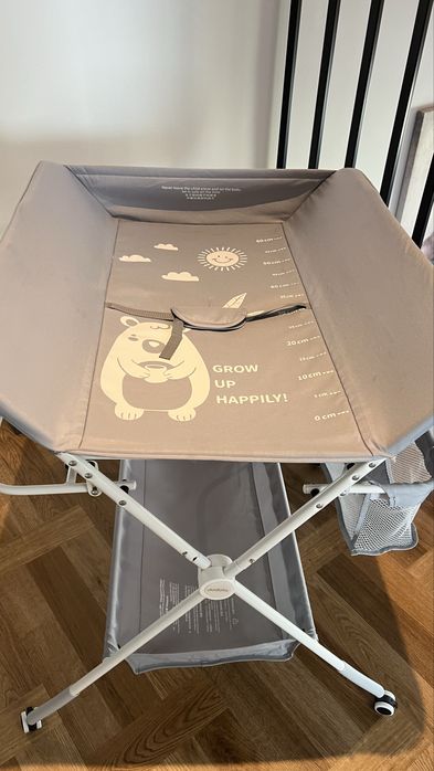 Masa de infasat si schimbat scutece