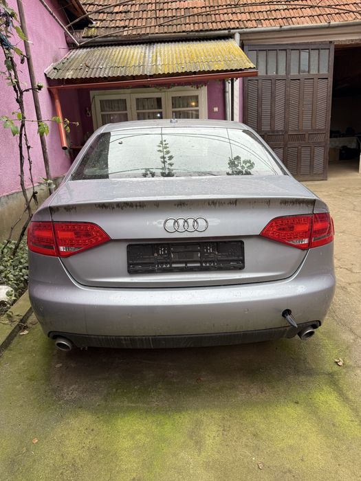 Vând Audi A4 B8 V6 3.0 2011