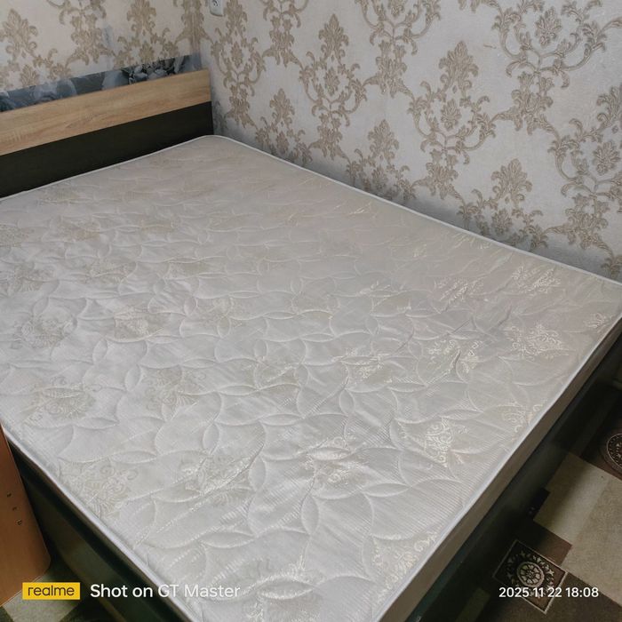 Матрас на двуспальную кровать 160*200