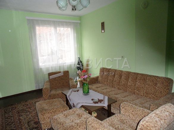 Къща- близнак в София-Световрачене, площ 117кв.м., цена 130000евро.