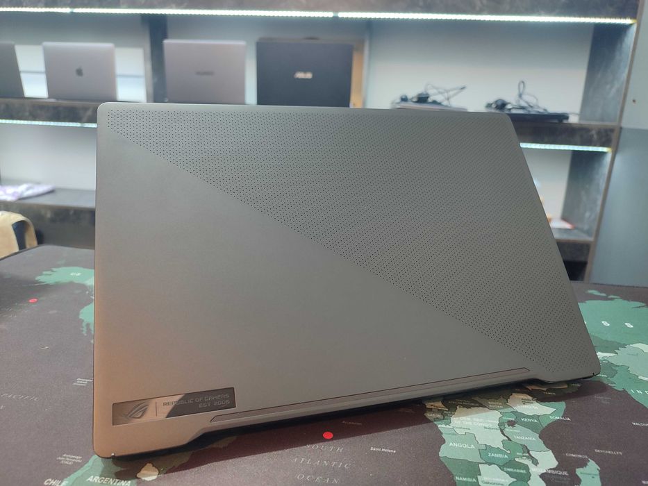 Мощный игравой ноутбук Asus Rog Zephyrus AMD Ryzen 7-4800HS GTX1650