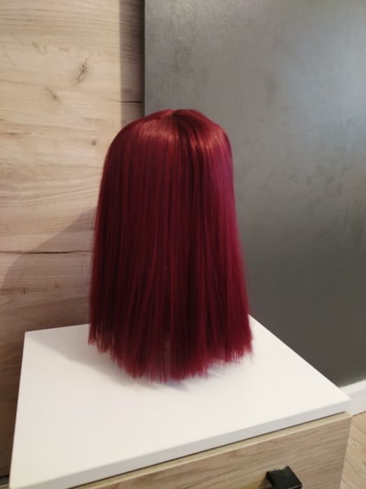 Vând peruci în stare foarte buna