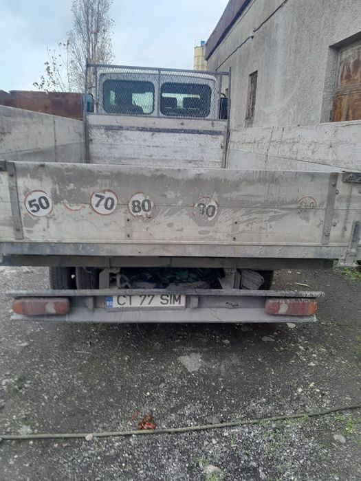 Vand Nissan basculabil