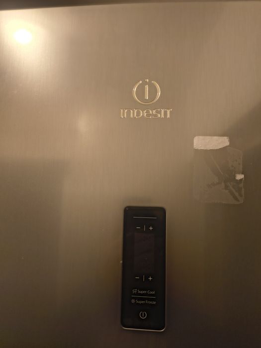 Combina frigorifica indesit