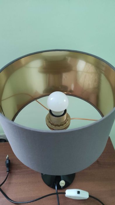 Немска порцеланова настолна лампа декорирана с 22 карата злато