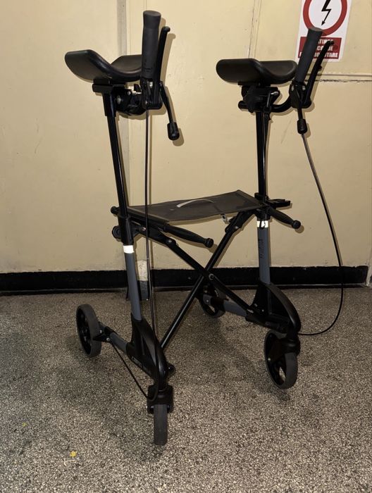 Cadru din aluminiu pliabil batrani dizabilitati (ca nou)