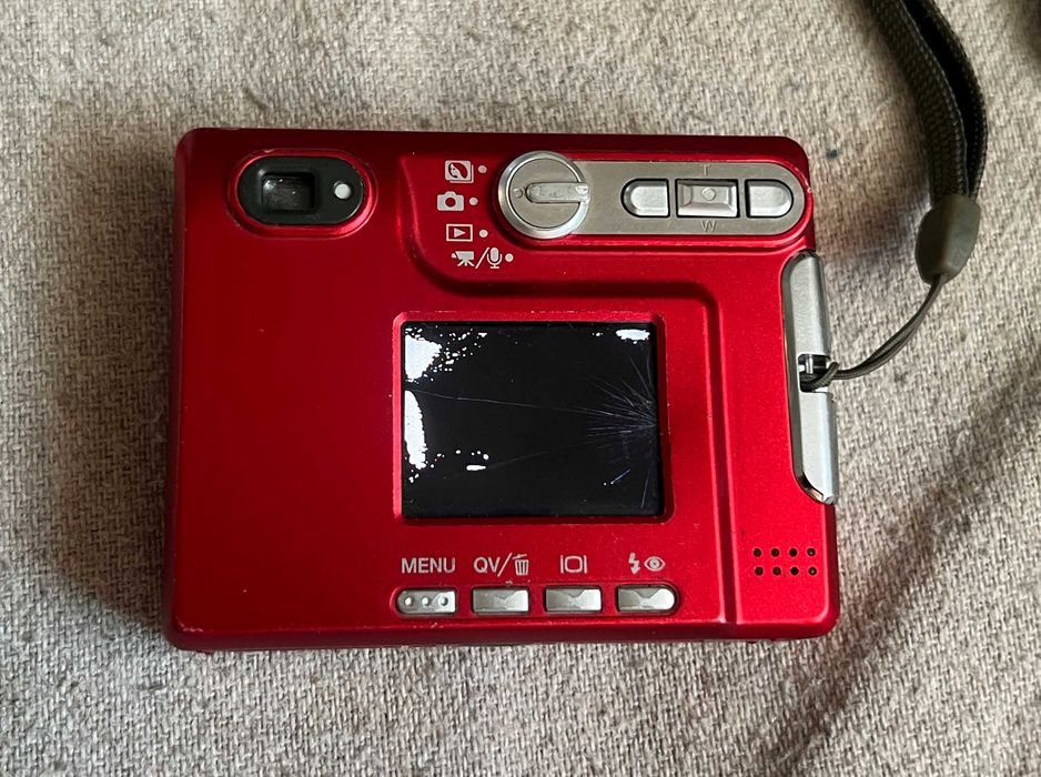 Konica Minolta Dimage Xg rosu 3 2MP aparat rar cu defect