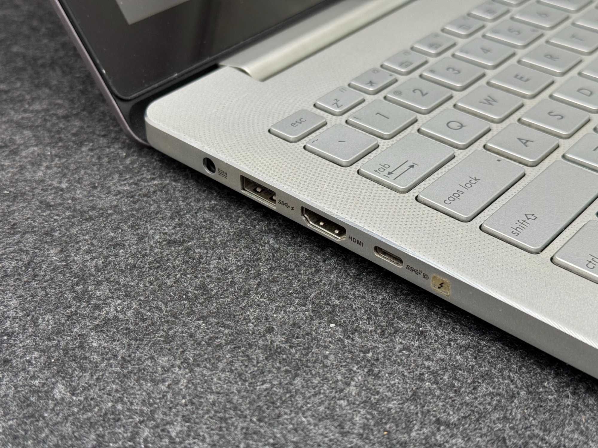 Laptop Asus, i7, ecran 4K si placa video dedicata!