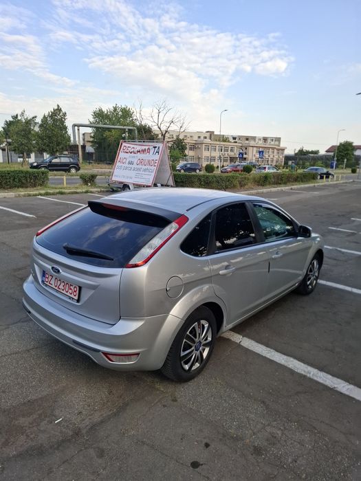 Ford Focus/1.6 Benzină +G.P.L OMOLOGAT/An 2009 Luna 10