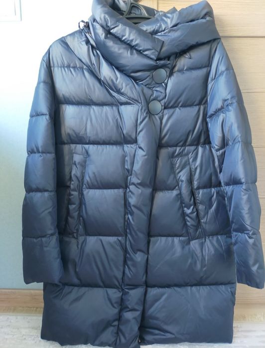 Продам женскую зимнию куртку