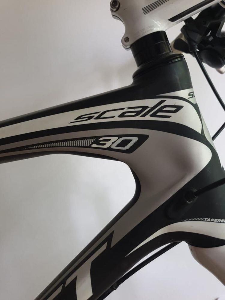 Bicicleta Scott Scale -carbon