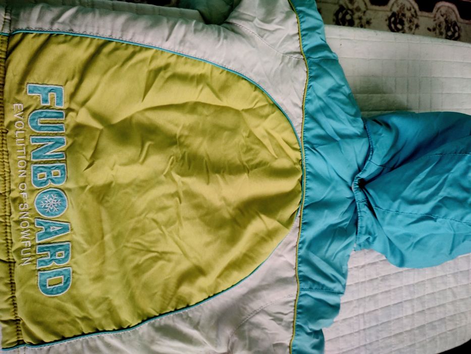 GEACĂ impermeabilă pentru sky,zăpadă,frig,de firmă SNOWBOARD.