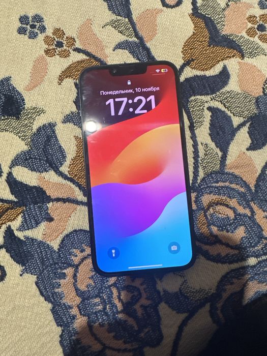 Продам айфон 13 в хорошем состоянии