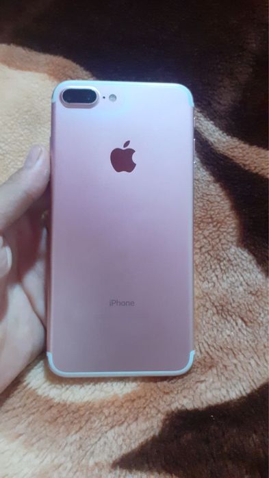 iphone 7+ holati ideal yaxshi ishlaydi