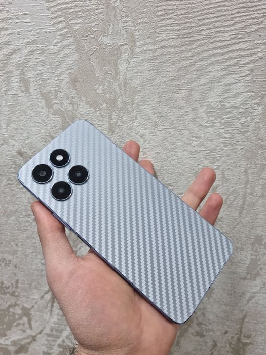 Продаю Honor X 6A, память 6/128, версия андроида 14, ёмкость 5.200mah