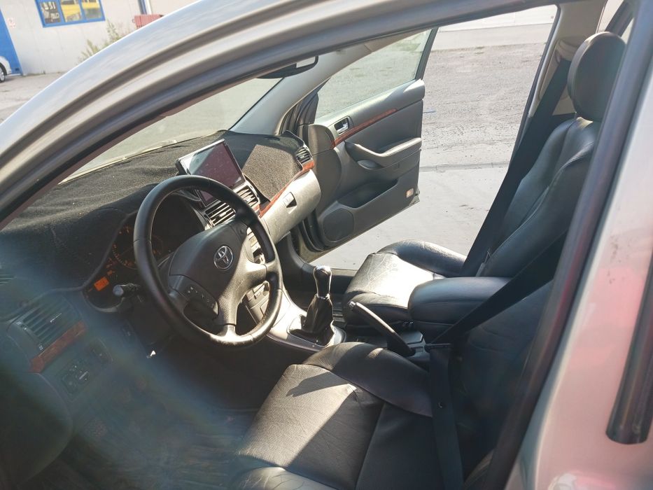 Vând sau schimb toyota avensis 2.0vvti