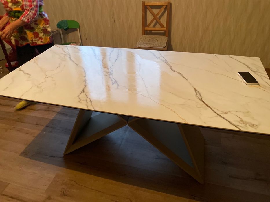 Стол кухонный в отличном состоянии