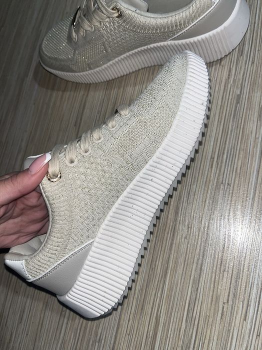 Обувки MEXX-бежави на цвят