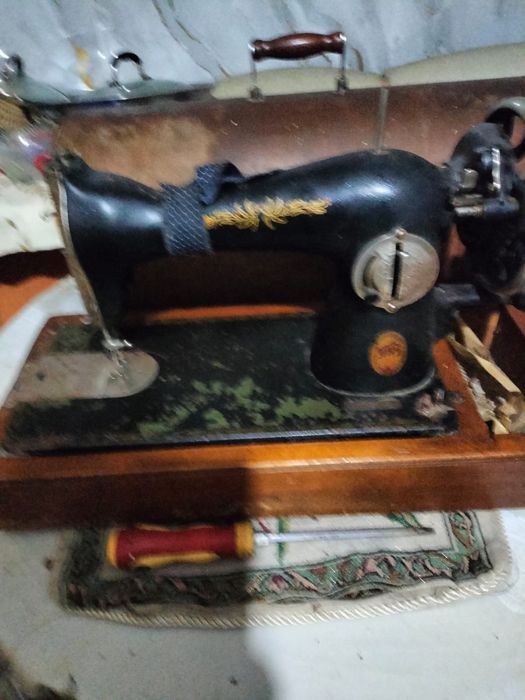 Продам швейная машинка