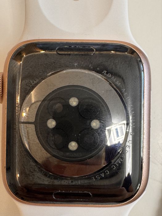 Apple watch seria 6. 40 mm ecran spart