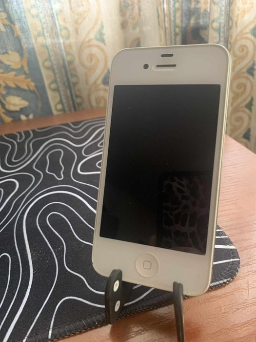 Iphone 4 бял запазен