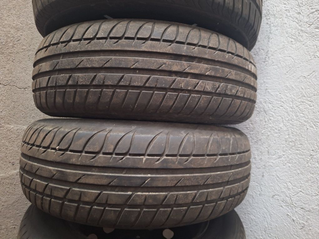 Vand 4 cauciucuri de vara