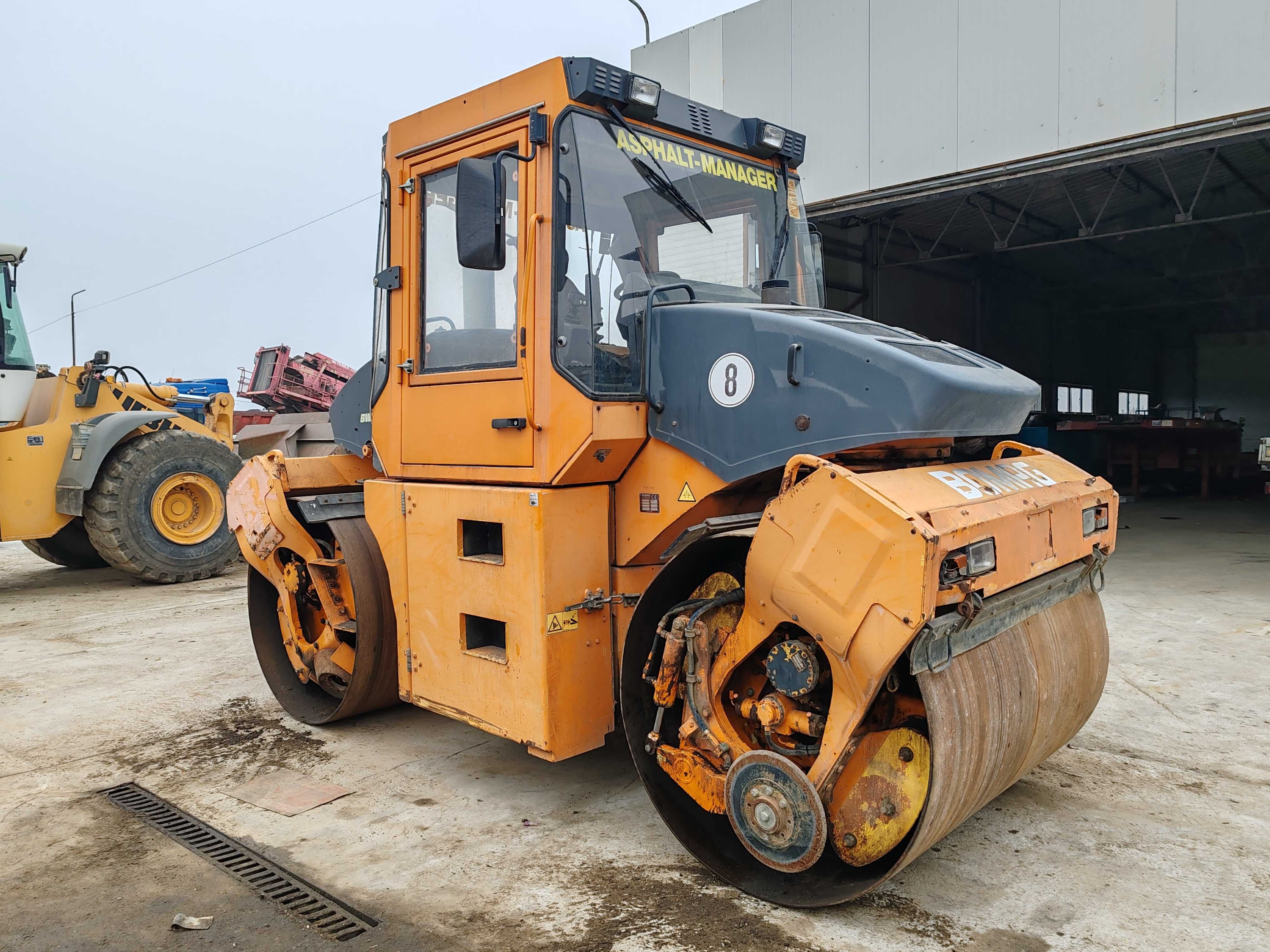 Cilindru compactor pentru asfalt Bomag BW 174 AD Accept test