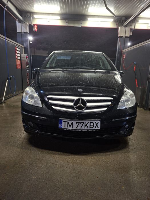 Mercedes Benz B200