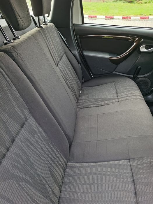 Dacia Duster 1.6 i