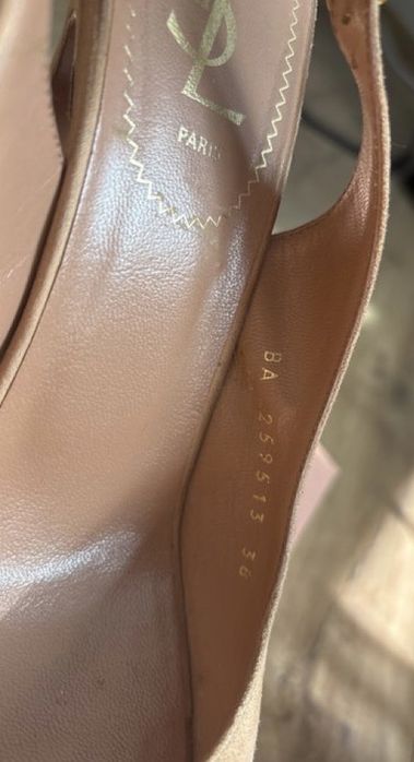 Tocuri Yves Saint Laurent