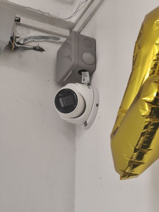 Камера hiwatch продам